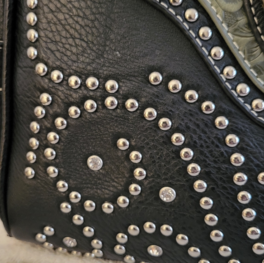 Black Purse - Picture 5 of 10